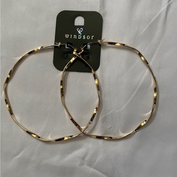 Windsor Gold Hoop Earrings‎ - Picture 1 of 2